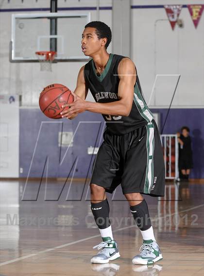 Thumbnail 3 in Inglewood vs. Fremont (St. Hope Elite Hoops Classic) photogallery.