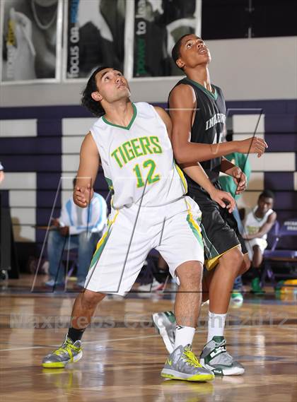 Thumbnail 1 in Inglewood vs. Fremont (St. Hope Elite Hoops Classic) photogallery.