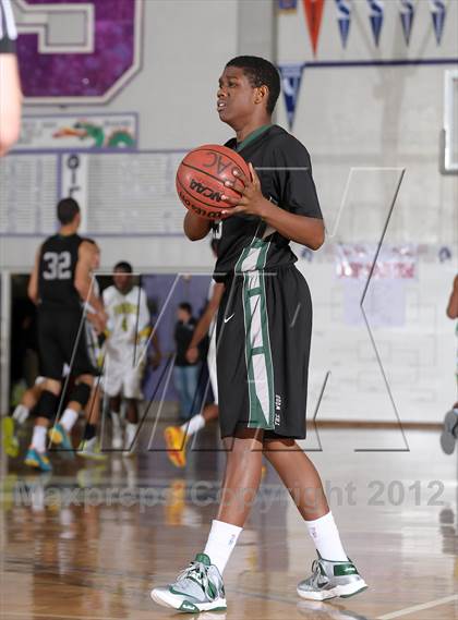 Thumbnail 1 in Inglewood vs. Fremont (St. Hope Elite Hoops Classic) photogallery.