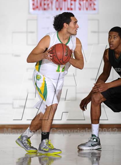 Thumbnail 3 in Inglewood vs. Fremont (St. Hope Elite Hoops Classic) photogallery.