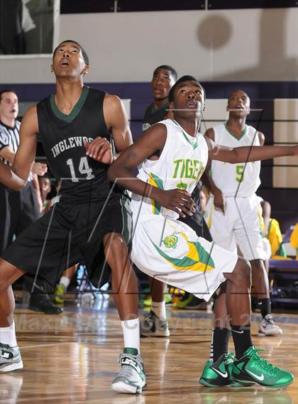 Thumbnail 1 in Inglewood vs. Fremont (St. Hope Elite Hoops Classic) photogallery.