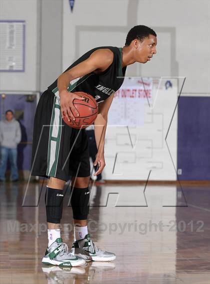 Thumbnail 2 in Inglewood vs. Fremont (St. Hope Elite Hoops Classic) photogallery.