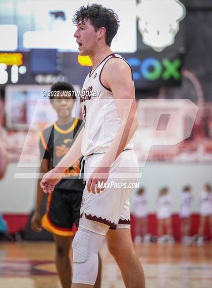 Thumbnail 2 in Elko vs. Somerset Academy Losee (NIAA Class 3A State Boys Semifinal) photogallery.