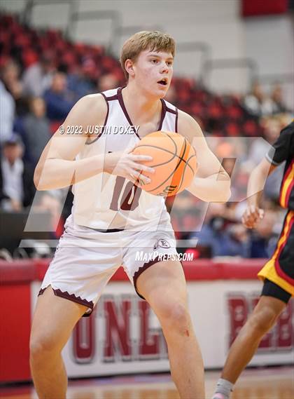 Thumbnail 2 in Elko vs. Somerset Academy Losee (NIAA Class 3A State Boys Semifinal) photogallery.
