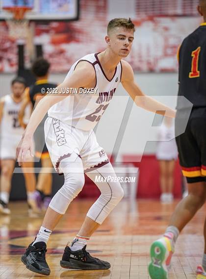 Thumbnail 3 in Elko vs. Somerset Academy Losee (NIAA Class 3A State Boys Semifinal) photogallery.