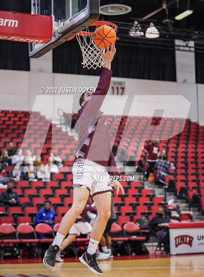 Thumbnail 2 in Elko vs. Somerset Academy Losee (NIAA Class 3A State Boys Semifinal) photogallery.