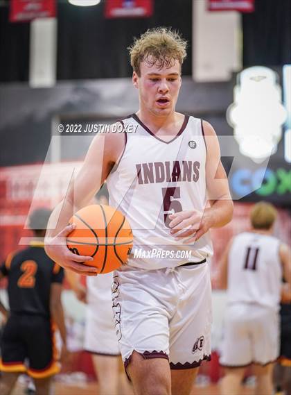 Thumbnail 2 in Elko vs. Somerset Academy Losee (NIAA Class 3A State Boys Semifinal) photogallery.