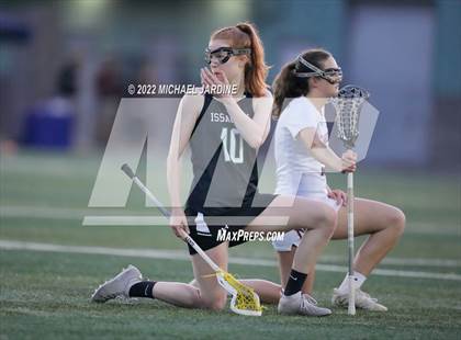 Thumbnail 3 in Mercer Island vs Issaquah (WA State Final) photogallery.