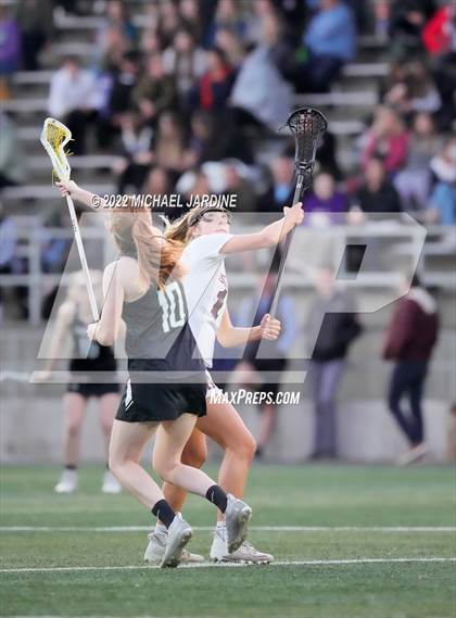 Thumbnail 3 in Mercer Island vs Issaquah (WA State Final) photogallery.