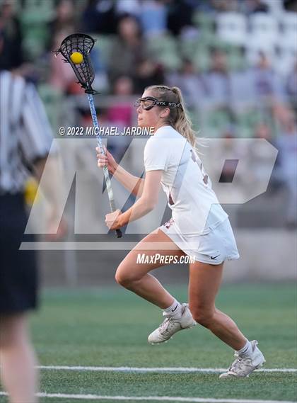 Thumbnail 3 in Mercer Island vs Issaquah (WA State Final) photogallery.