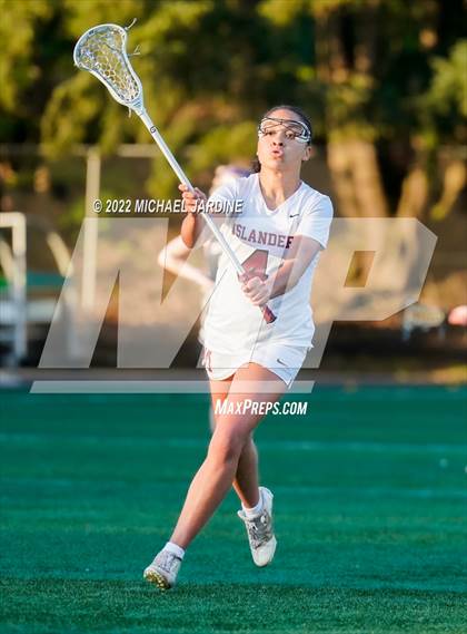 Thumbnail 3 in Mercer Island vs Issaquah (WA State Final) photogallery.