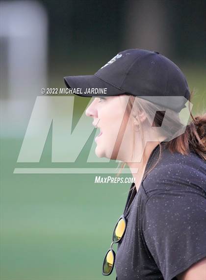 Thumbnail 2 in Mercer Island vs Issaquah (WA State Final) photogallery.