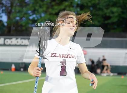 Thumbnail 1 in Mercer Island vs Issaquah (WA State Final) photogallery.