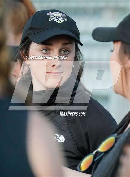 Thumbnail 3 in Mercer Island vs Issaquah (WA State Final) photogallery.
