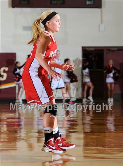 Thumbnail 2 in Buhler vs. McPherson (KSHSAA 4A Substate Semi-Final) photogallery.