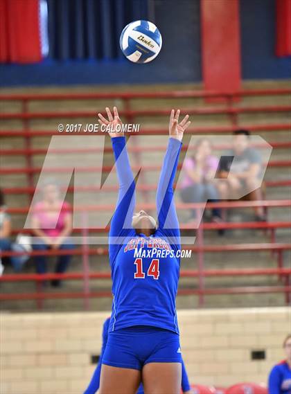 Thumbnail 1 in St. Anthony @ Jefferson photogallery.