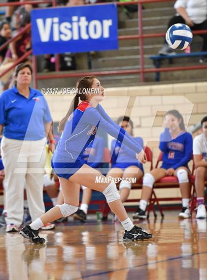 Thumbnail 2 in St. Anthony @ Jefferson photogallery.