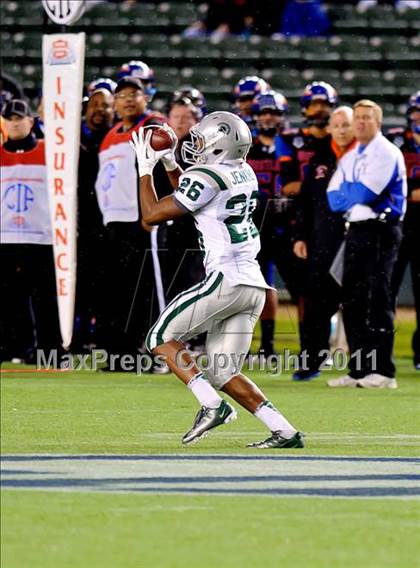 Thumbnail 1 in De La Salle vs. Westlake (CIF State Open Division Final) photogallery.