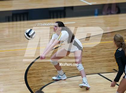 Thumbnail 2 in Hamilton Southeastern @ Avon photogallery.