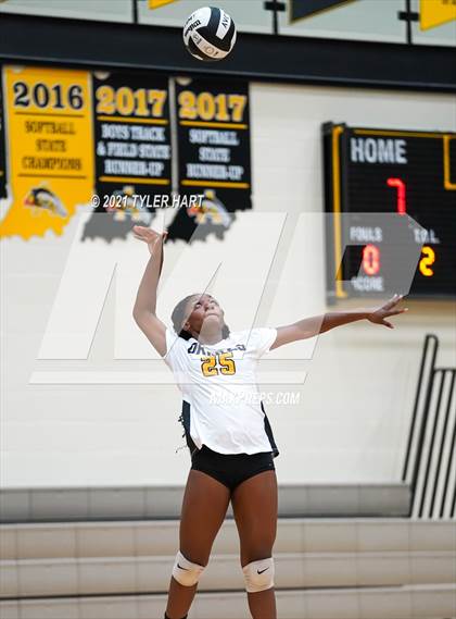 Thumbnail 1 in Hamilton Southeastern @ Avon photogallery.