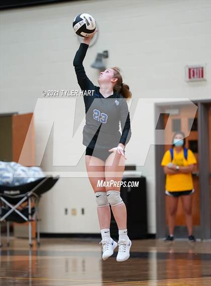Thumbnail 3 in Hamilton Southeastern @ Avon photogallery.
