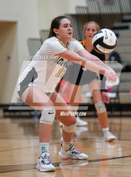 Thumbnail 2 in Hamilton Southeastern @ Avon photogallery.