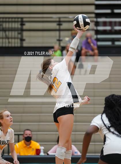 Thumbnail 3 in Hamilton Southeastern @ Avon photogallery.