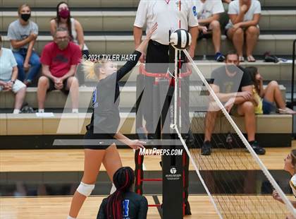 Thumbnail 1 in Hamilton Southeastern @ Avon photogallery.