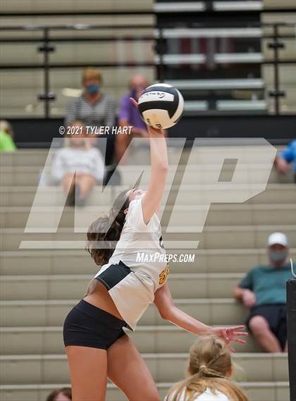 Thumbnail 2 in Hamilton Southeastern @ Avon photogallery.