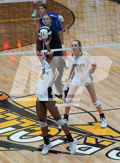 Thumbnail 2 in Hamilton Southeastern @ Avon photogallery.