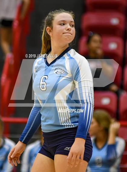 Thumbnail 2 in Lorena vs. China Spring photogallery.