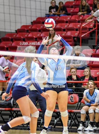 Thumbnail 3 in Lorena vs. China Spring photogallery.