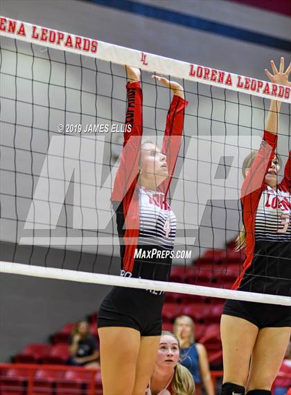 Thumbnail 3 in Lorena vs. China Spring photogallery.