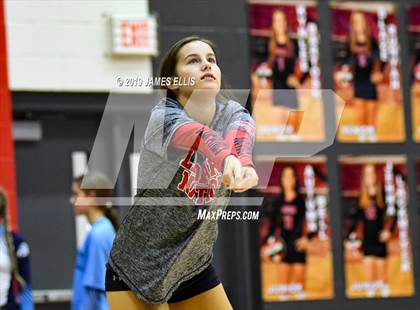 Thumbnail 2 in Lorena vs. China Spring photogallery.