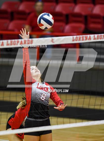 Thumbnail 3 in Lorena vs. China Spring photogallery.