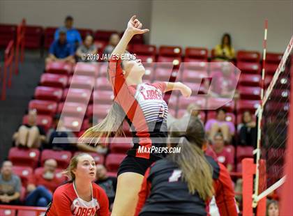Thumbnail 1 in Lorena vs. China Spring photogallery.