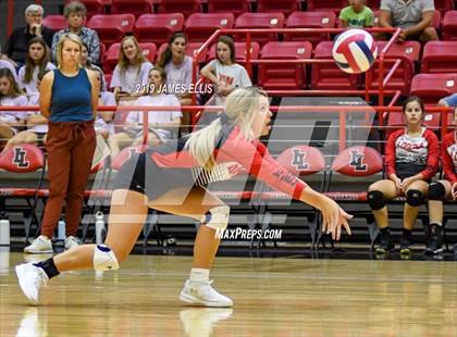 Thumbnail 3 in Lorena vs. China Spring photogallery.