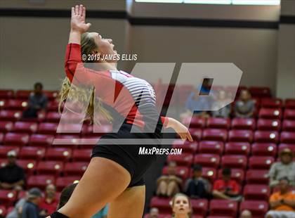 Thumbnail 1 in Lorena vs. China Spring photogallery.