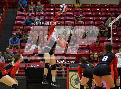 Thumbnail 3 in Lorena vs. China Spring photogallery.