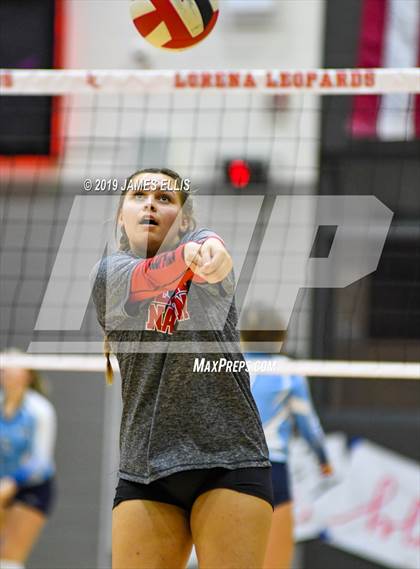 Thumbnail 2 in Lorena vs. China Spring photogallery.