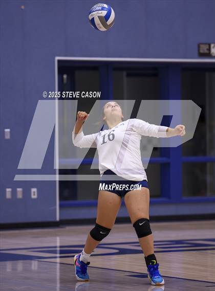 Thumbnail 2 in Whitney @ Vista del Lago photogallery.