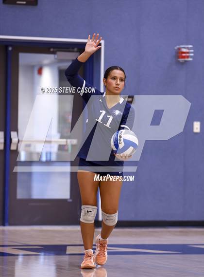 Thumbnail 1 in Whitney @ Vista del Lago photogallery.