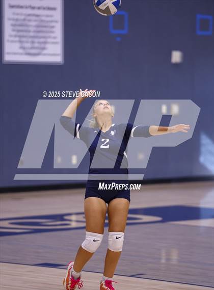 Thumbnail 3 in Whitney @ Vista del Lago photogallery.