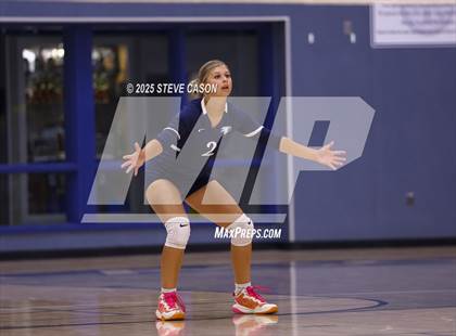 Thumbnail 2 in Whitney @ Vista del Lago photogallery.
