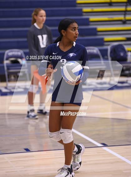 Thumbnail 2 in Whitney @ Vista del Lago photogallery.