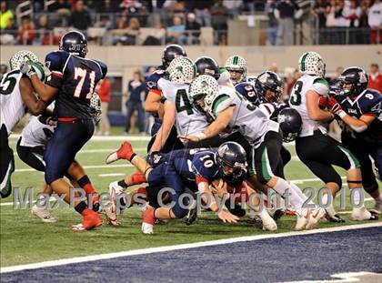 Thumbnail 2 in Allen vs. Carroll (Texas 5A Region I Area Playoffs)  photogallery.