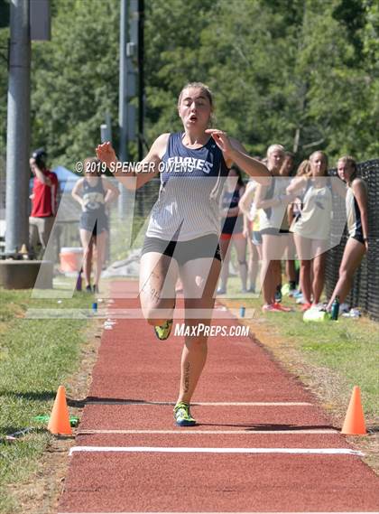 Thumbnail 3 in NCISAA Division II Championship photogallery.