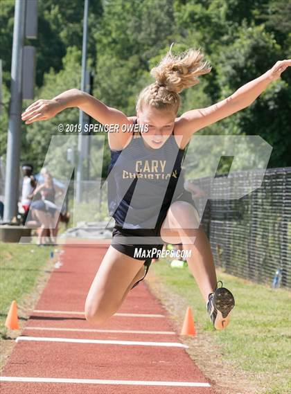 Thumbnail 2 in NCISAA Division II Championship photogallery.