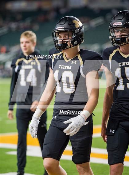Thumbnail 1 in Mansfield vs. Midway (UIL 6A Regional Semifinal) photogallery.