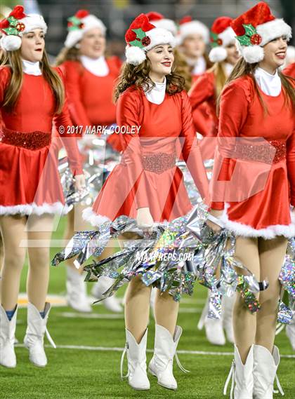 Thumbnail 2 in Mansfield vs. Midway (UIL 6A Regional Semifinal) photogallery.